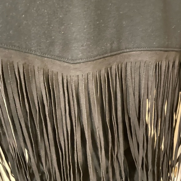 BLK DNM top with fringe at back - Picture 5 of 6